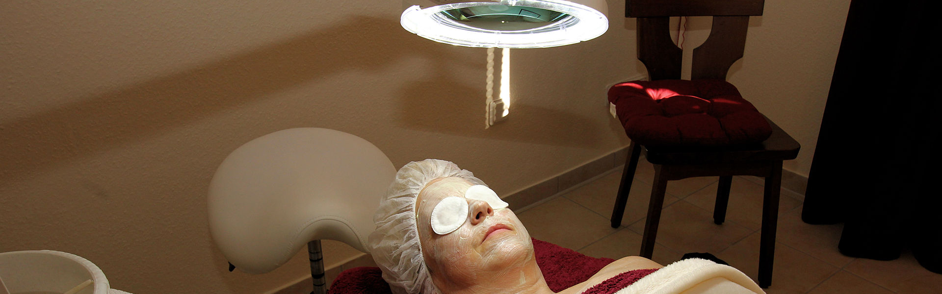 Claudia Cosmetics 3a