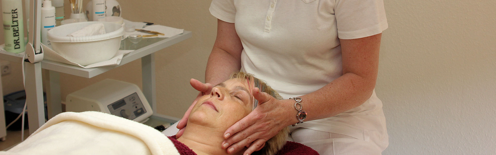 Claudia Cosmetics 8a